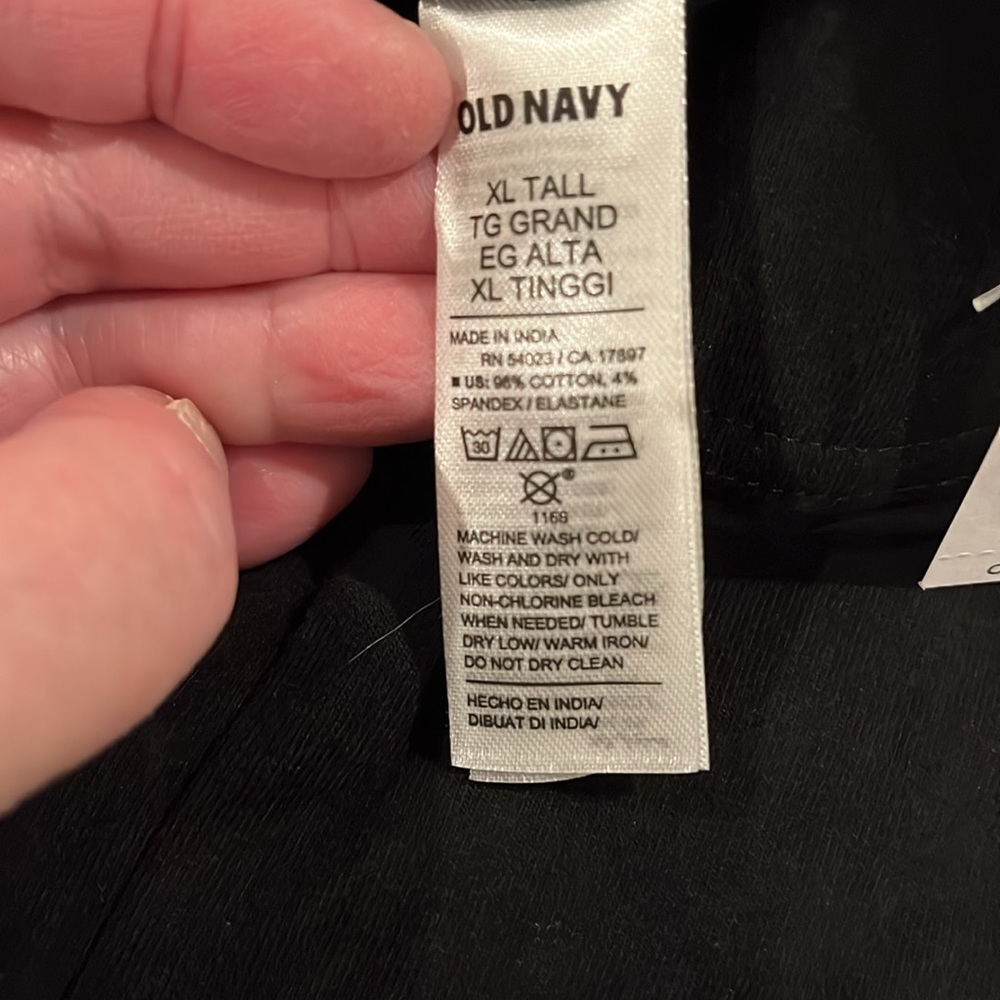 Old Navy Black High Waisted Cropped Flare Leggings / Tall/ L & XL - Picture 9 of 10